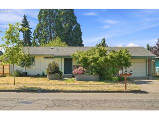 5229 F St, Springfield, OR 97478