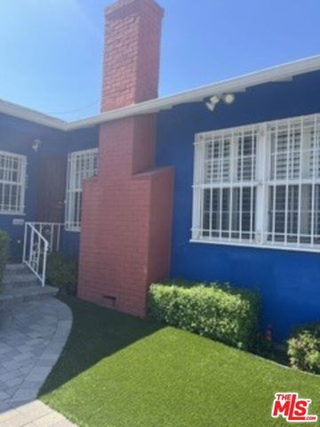 6213 S Fairfax Avenue, Los Angeles, CA 90056