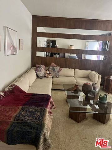 6213 S Fairfax Avenue, Los Angeles, CA 90056