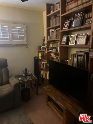 6213 S Fairfax Avenue, Los Angeles, CA 90056