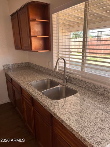 5656 W ALICE Avenue, Glendale, AZ 85302