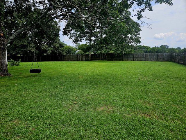 1208 Washington St, W, Fayetteville, TN 37334