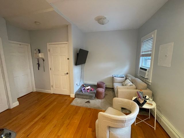 176 W. Sixth St. 3, Boston, MA 02127