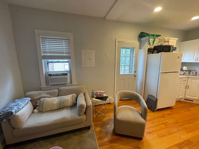 176 W. Sixth St. 3, Boston, MA 02127