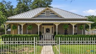 431 E Commerce Street, New Braunfels, TX 78130