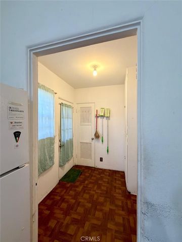 6421 Radford, Los Angeles, CA 91606