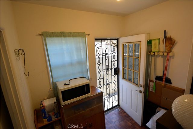 6421 Radford, Los Angeles, CA 91606