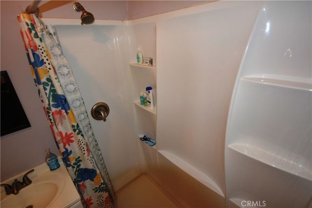 6421 Radford, Los Angeles, CA 91606