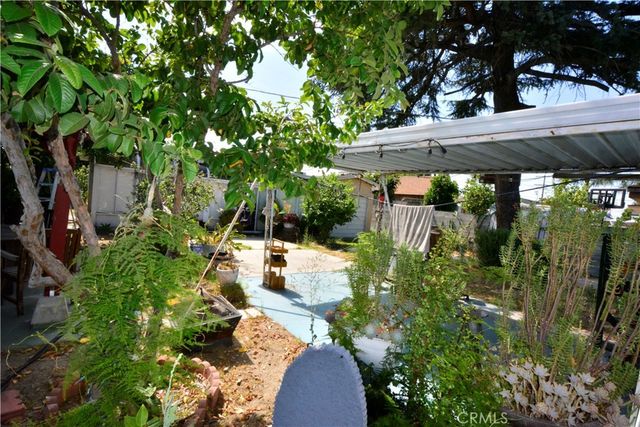 6421 Radford, Los Angeles, CA 91606