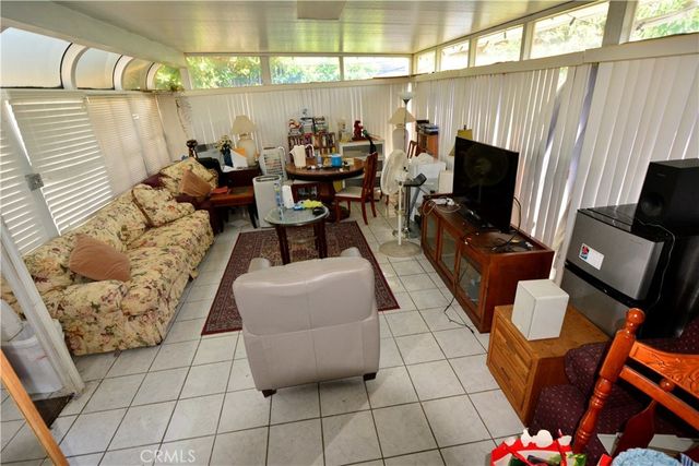 6421 Radford, Los Angeles, CA 91606