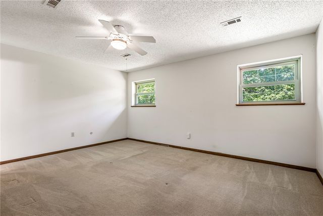 11683 Oak Hills Drive, Bentonville, AR 72712
