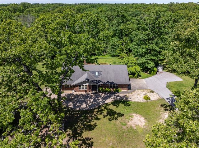 11683 Oak Hills Drive, Bentonville, AR 72712
