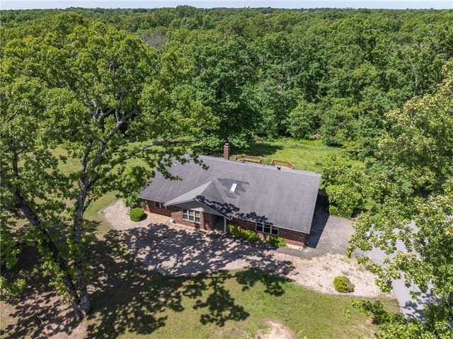 11683 Oak Hills Drive, Bentonville, AR 72712