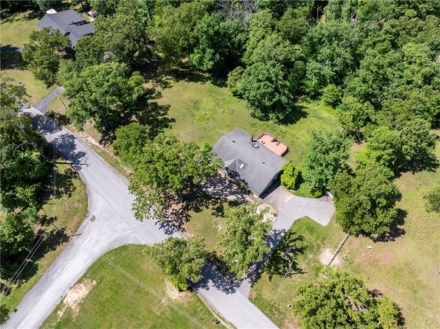 11683 Oak Hills Drive, Bentonville, AR 72712