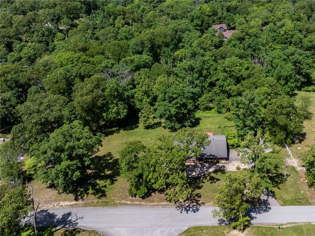 11683 Oak Hills Drive, Bentonville, AR 72712