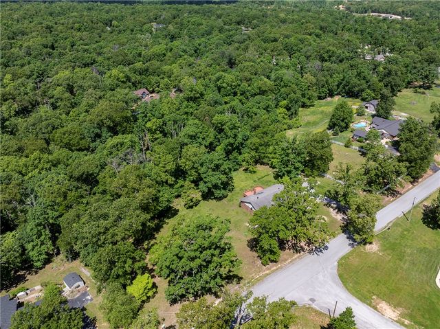11683 Oak Hills Drive, Bentonville, AR 72712
