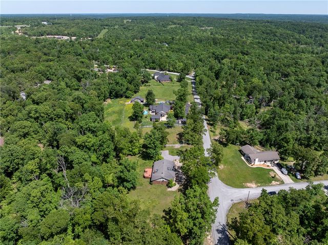 11683 Oak Hills Drive, Bentonville, AR 72712