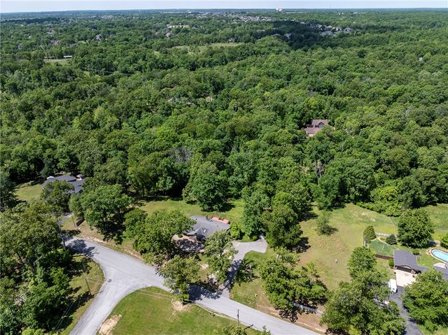 11683 Oak Hills Drive, Bentonville, AR 72712