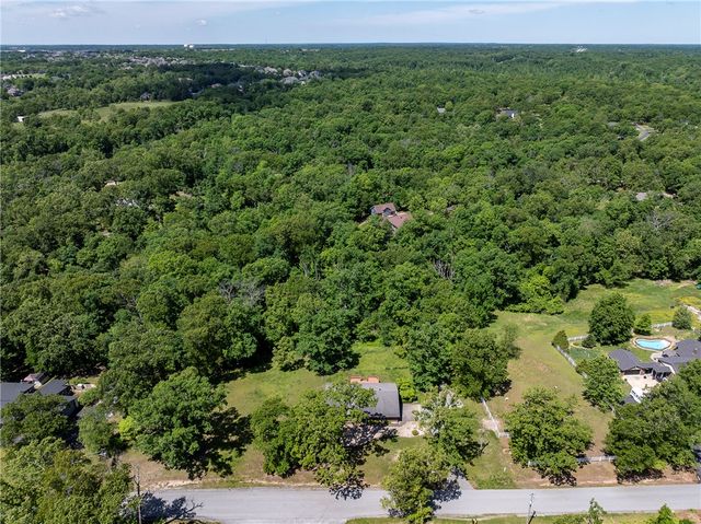 11683 Oak Hills Drive, Bentonville, AR 72712