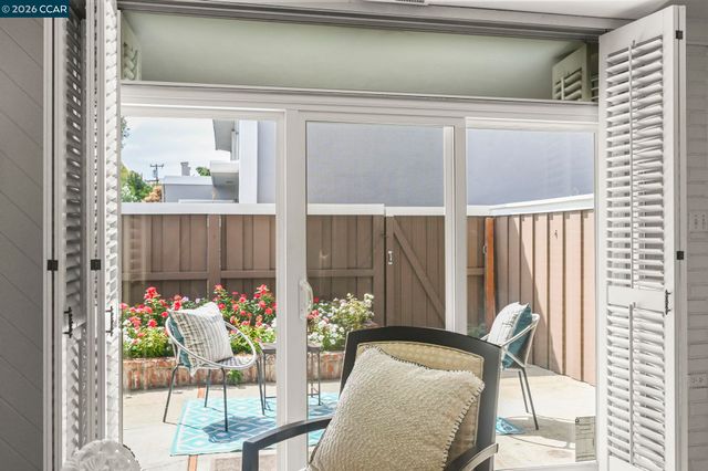 1218 Hookston Rd, Concord, CA 94518