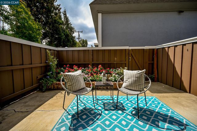 1218 Hookston Rd, Concord, CA 94518