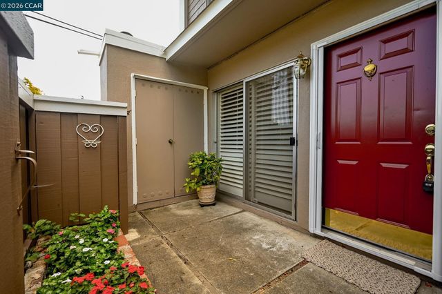 1218 Hookston Rd, Concord, CA 94518