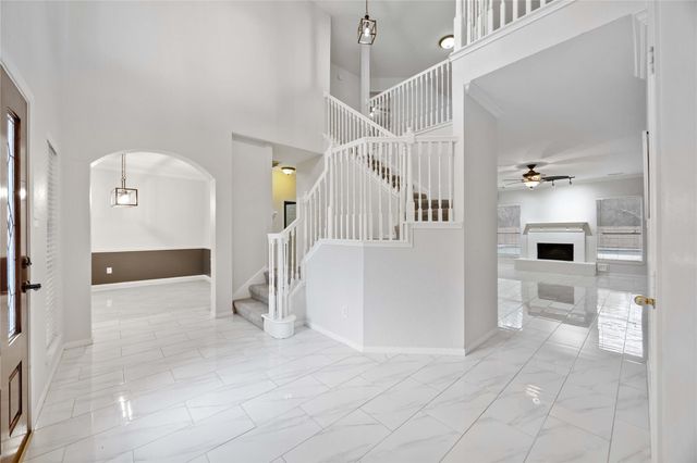 15 Finetta Lane, Alvin, TX 77511