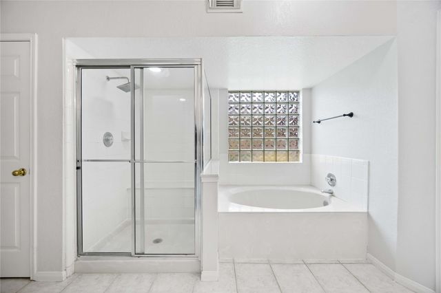 15 Finetta Lane, Alvin, TX 77511