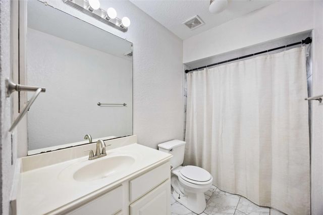 15 Finetta Lane, Alvin, TX 77511