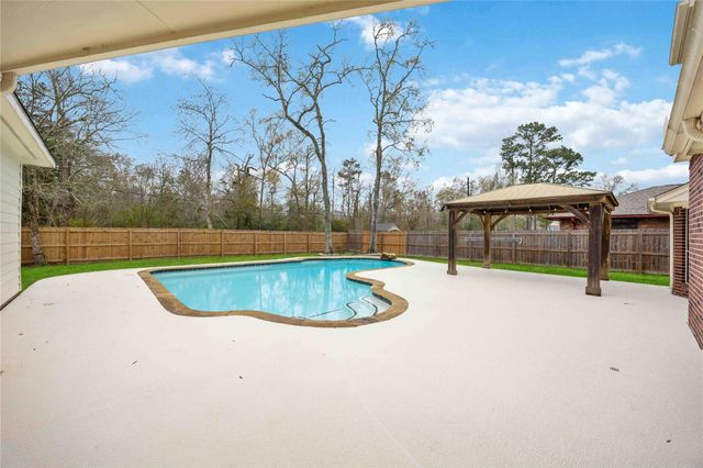 15 Finetta Lane, Alvin, TX 77511