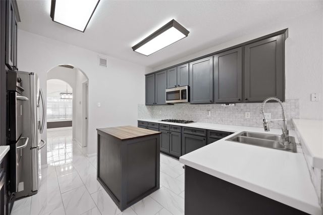 15 Finetta Lane, Alvin, TX 77511