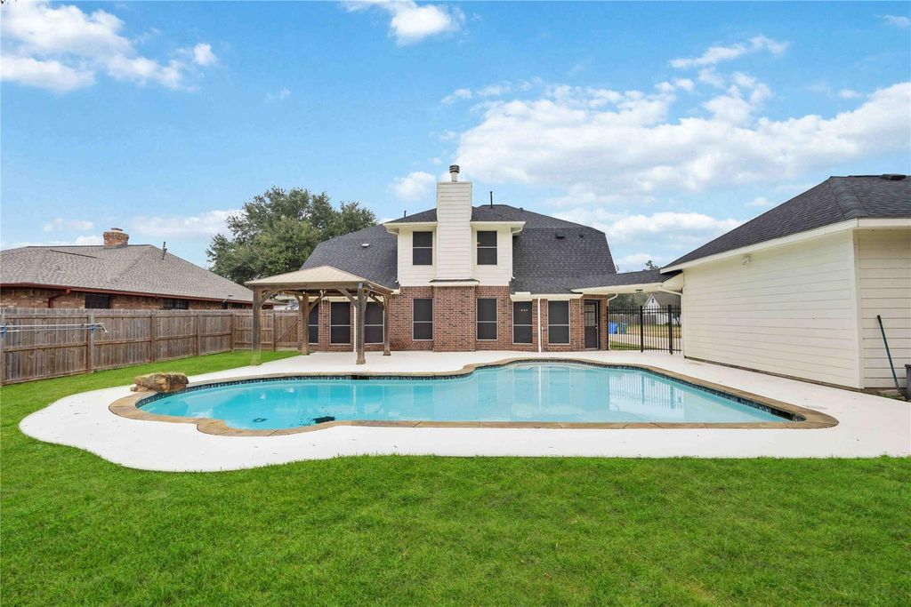 15 Finetta Lane, Alvin, TX 77511