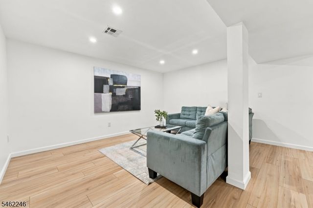 152 Glenwood Ct, Union Twp., NJ 07083