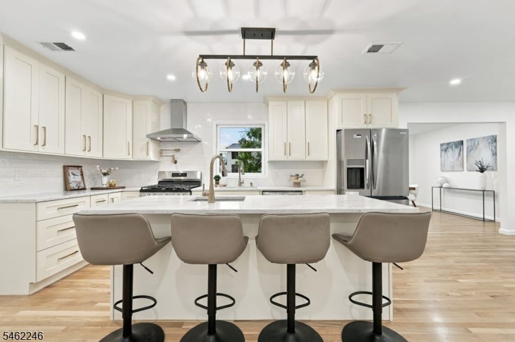 152 Glenwood Ct, Union Twp., NJ 07083