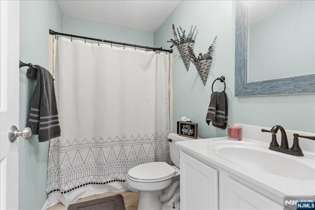 10 Thistle Avenue, Vernon, NJ 07418