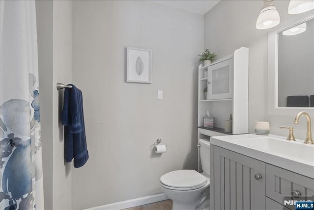 10 Thistle Avenue, Vernon, NJ 07418