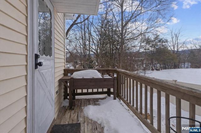 10 Thistle Avenue, Vernon, NJ 07418