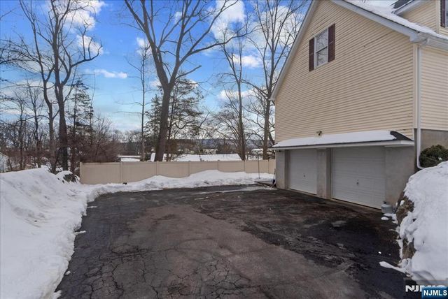 10 Thistle Avenue, Vernon, NJ 07418