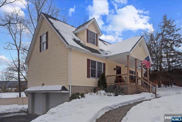 10 Thistle Avenue, Vernon, NJ 07418