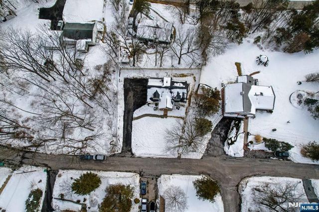 10 Thistle Avenue, Vernon, NJ 07418