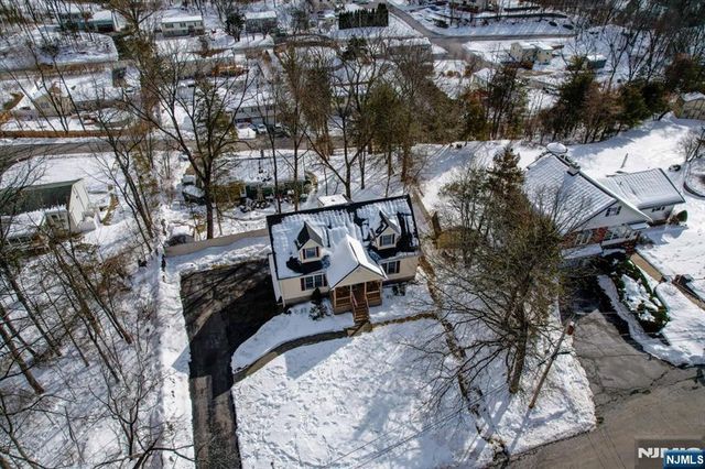 10 Thistle Avenue, Vernon, NJ 07418