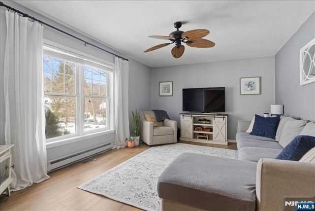 10 Thistle Avenue, Vernon, NJ 07418