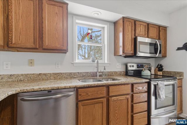 10 Thistle Avenue, Vernon, NJ 07418