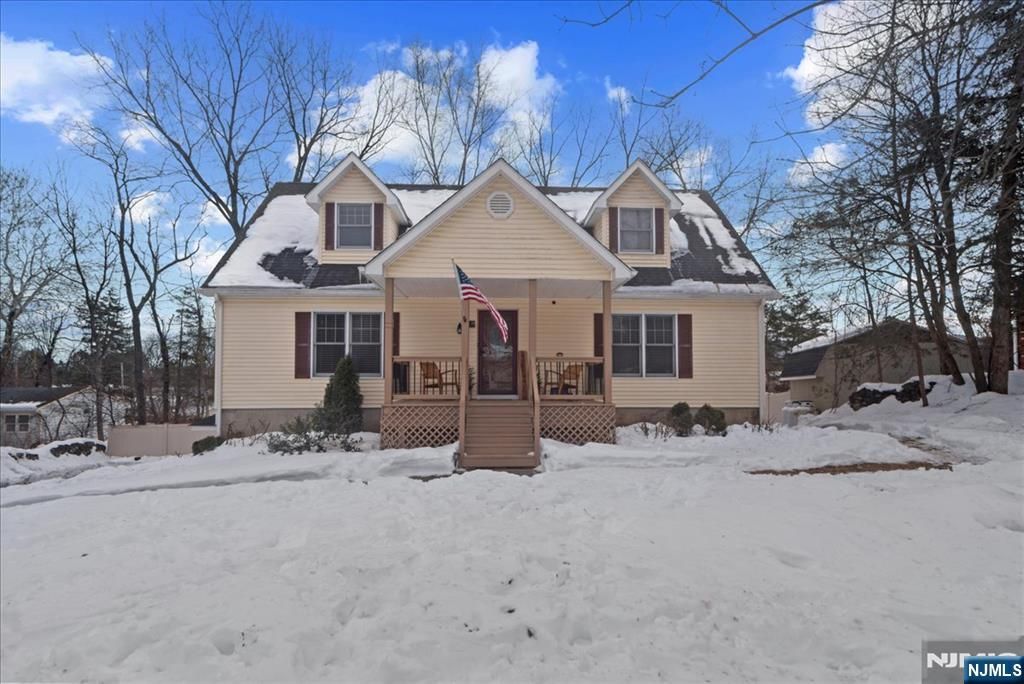 10 Thistle Avenue, Vernon, NJ 07418