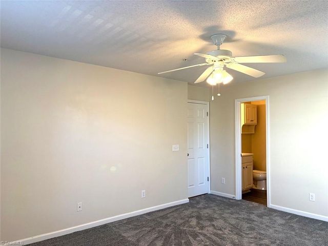 2600 Pennoak Way H, Greensboro, NC 27407