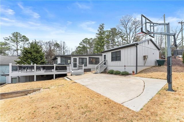6052 Seminole Drive, Flowery Branch, GA 30542