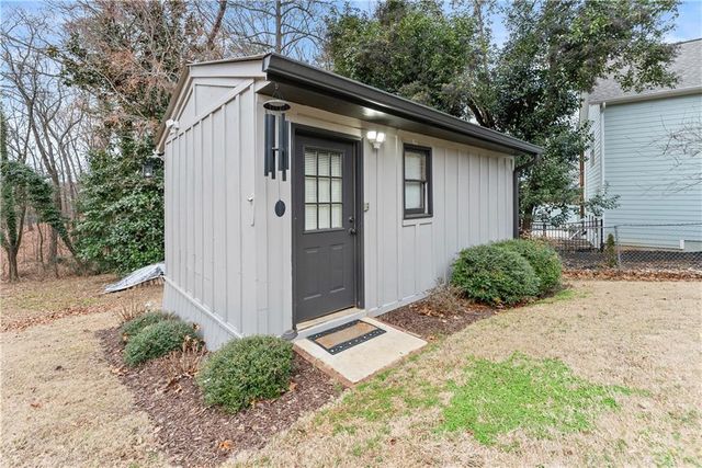 6052 Seminole Drive, Flowery Branch, GA 30542