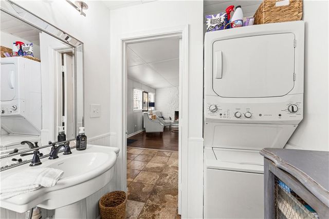 6052 Seminole Drive, Flowery Branch, GA 30542