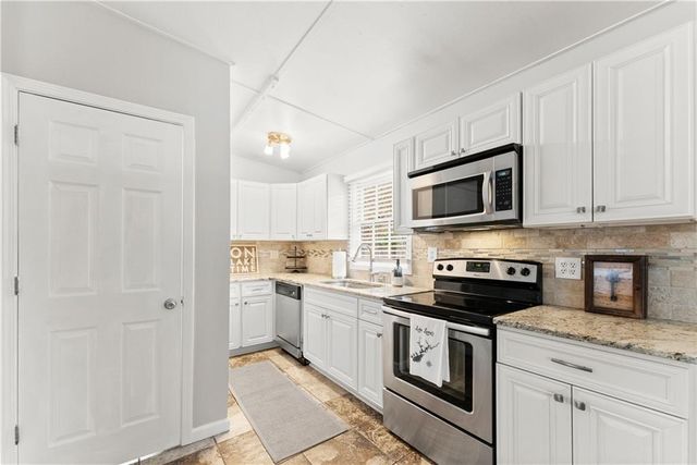 6052 Seminole Drive, Flowery Branch, GA 30542