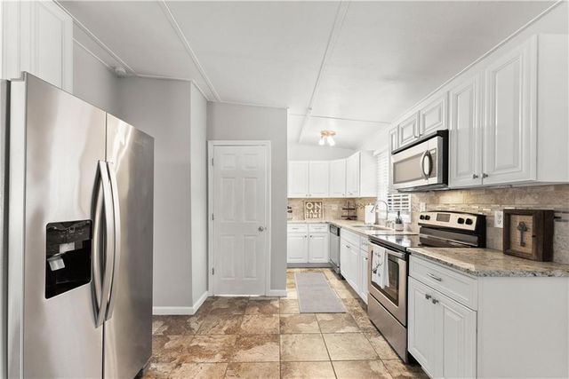 6052 Seminole Drive, Flowery Branch, GA 30542